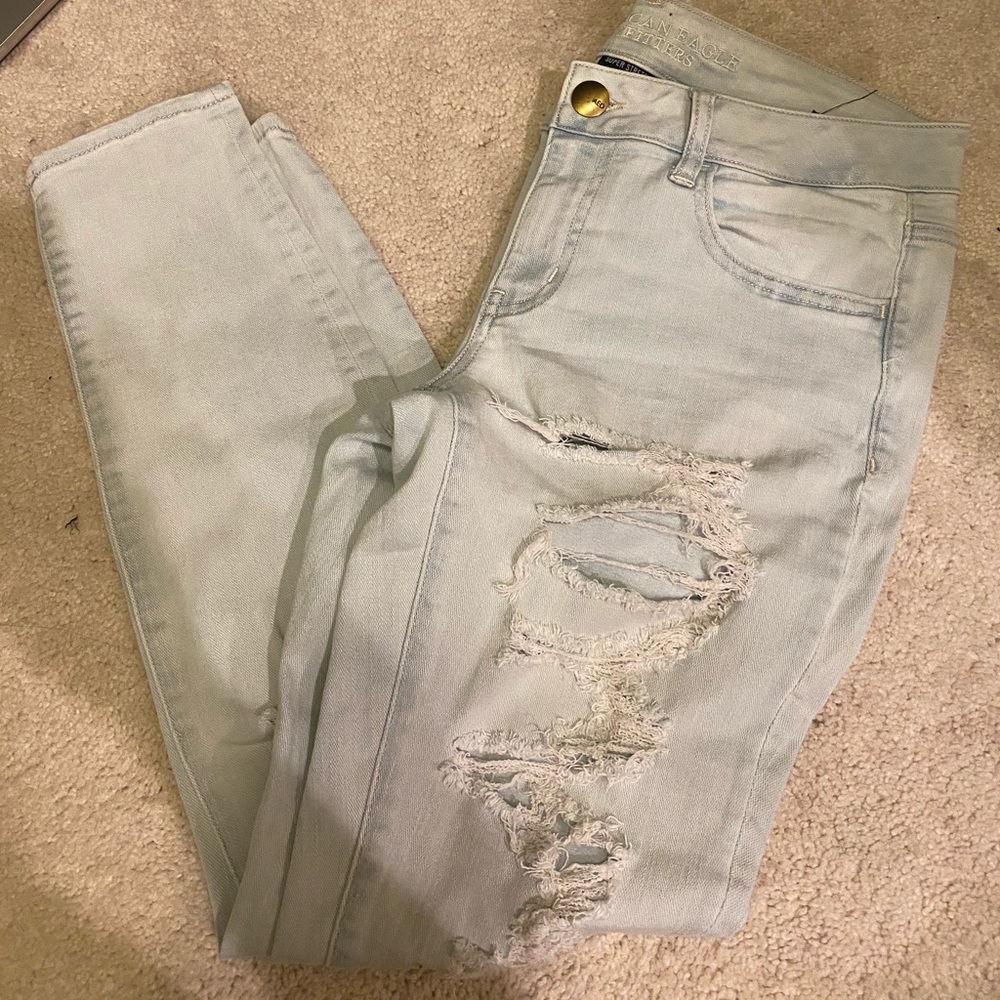 American Eagle Light Wash Ripped Jeggings